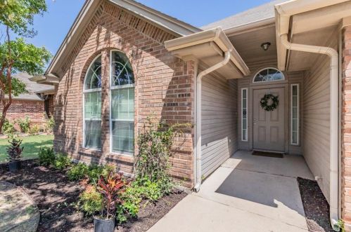 8225 Edgepoint Trl, Hurst, TX 76053-7439