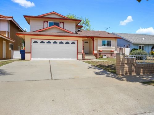 6907 Leilani Ln, Cypress CA  90630-5719 exterior