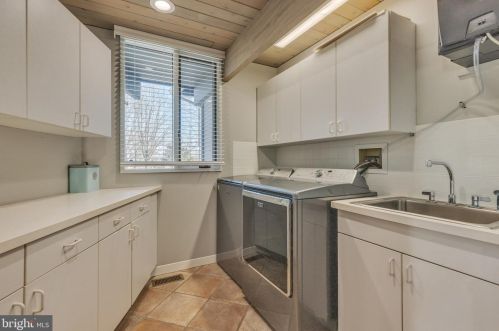 125 Commissioners Pike, Pilesgrove NJ 08098-2033 exterior