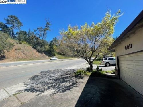 3539 Joaquin Miller Rd, Oakland CA  94602-2649 exterior