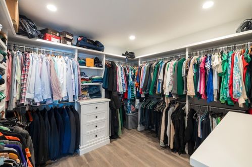 1336 1st St, Manhattan Beach CA  90266-6902 exterior