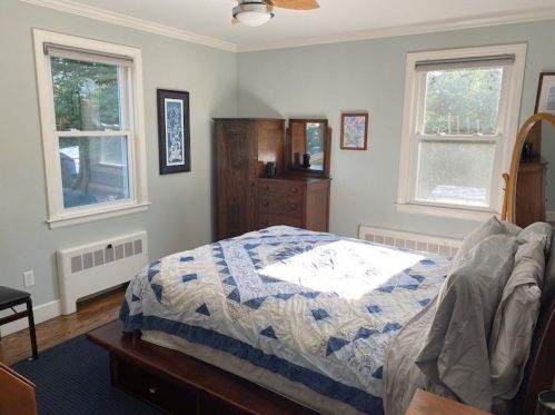 3 Daniel St, Middletown RI  02840-2803 exterior