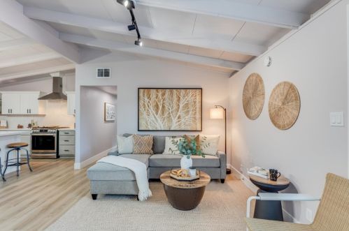 774 Lakewood Dr, Sunnyvale CA  94089-2505 exterior