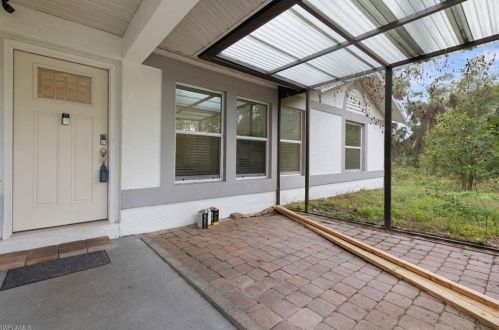 3290 4th Ave, Naples, FL 34120-4901