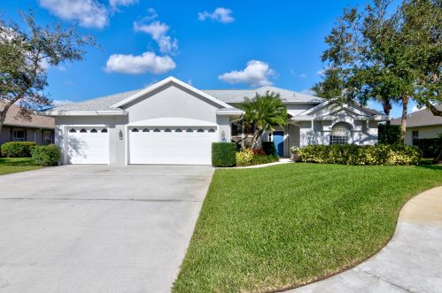 6462 34th Pl, Vero Beach, FL 32966-7802