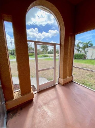 3014 11th Pl, Cape Coral, FL 33904-3910