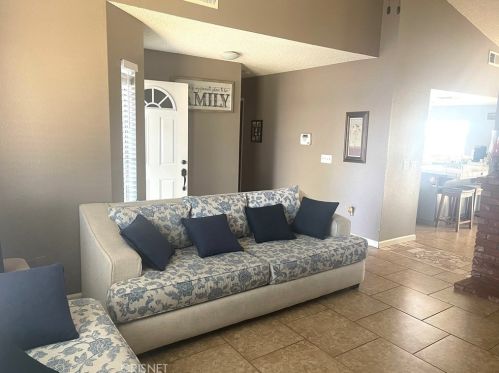 815 Trixis Ave, Lancaster CA  93534-1557 exterior