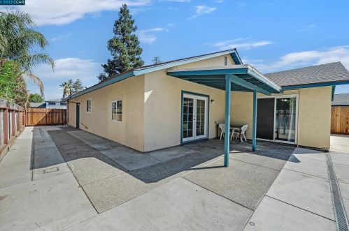 6120 Chickasaw Ct, Manteca CA  95336-2557 exterior