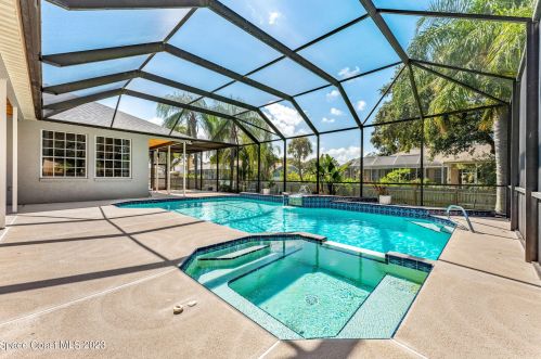 816 Brookstone Dr, Merritt Island FL  32952-4141 exterior