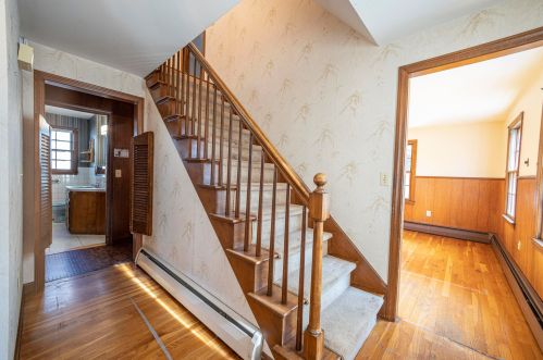 27 Cabot Dr, Nashua NH 03064-1630 exterior