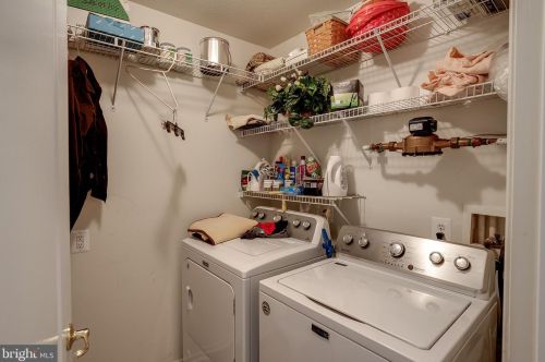 7 Osprey Ln, West Deptford NJ  08086-1809 exterior