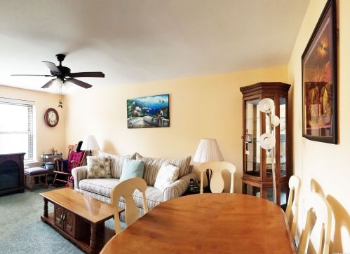 1 Terrace Cir, Great Neck, NY 11021-4159