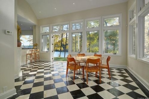 457 Lake Rd, Tuxedo Park NY  10987-4108 exterior