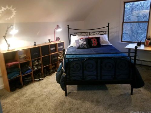 6 Jeremy Dr, East Lyme CT  06333-1544 exterior
