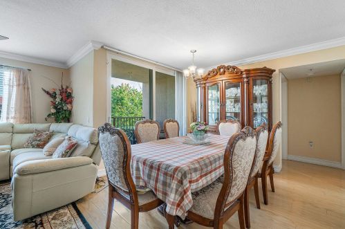 816 Villa Cir, Boynton Beach, FL 33435-8917