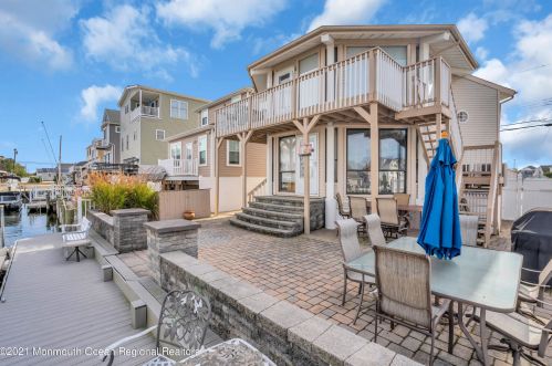 406 Eisenhower Ave, Pelican Island NJ  08751-1625 exterior