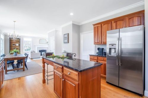 33 Blue Heron Dr, East Hampton CT  06424-1368 exterior