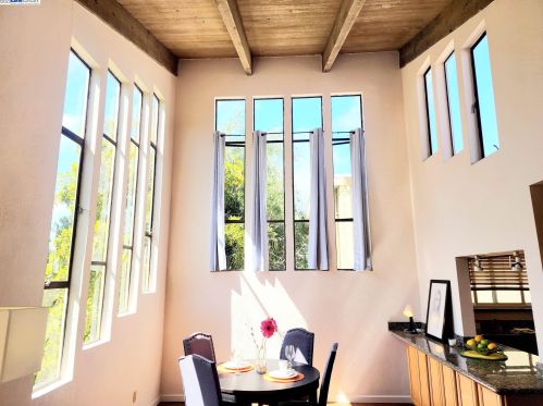 2352 Hilgard Ave, Berkeley CA  94709-1312 exterior