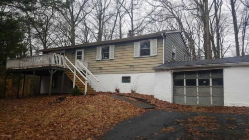 2511 Shagbark Ln, Stroudsburg, PA 18360-7504