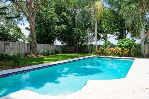 2012 58th Cir, Saint Petersburg, FL 33712-4985