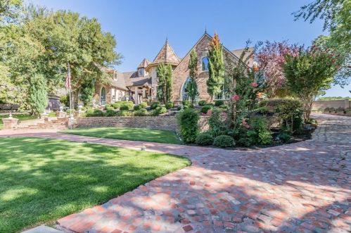 5908 Terrace Oaks Ln, Fort Worth, TX 76112-1070
