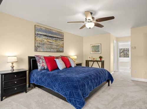 17 Roseview Ct, Bridgeport CT  06611-2078 exterior