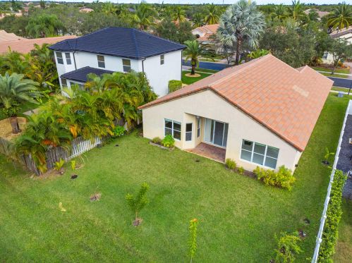 18844 29th Ct, Hollywood FL  33029-2403 exterior