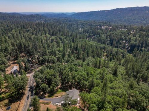 10790 Alta Sierra Dr, Grass Valley CA  95949-6842 exterior