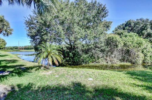 11259 Aspen Glen Dr, Boynton Beach FL  33437-1836 exterior
