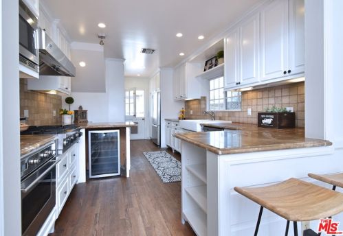 4934 Cartwright Ave, North Hollywood CA  91601-4023 exterior