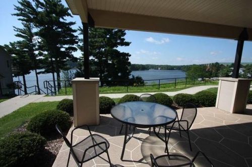650 Hiawatha Dr, Wisconsin Dells, WI 53965-9749