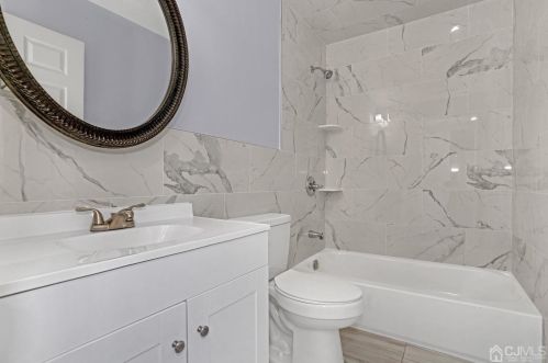 326 Sharon Gdn Ct, Woodbridge NJ  07095-4312 exterior