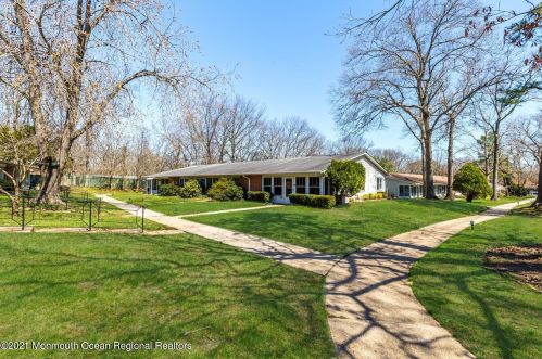 476 Thornbury Ct, Lakewood, NJ 08701-7844