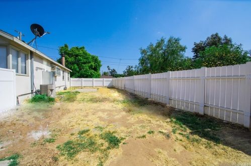 9659 Primrose Dr, Riverside CA 92503-4277 exterior