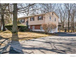 79 Blauvelt Rd, Blauvelt, NY 10913-1228