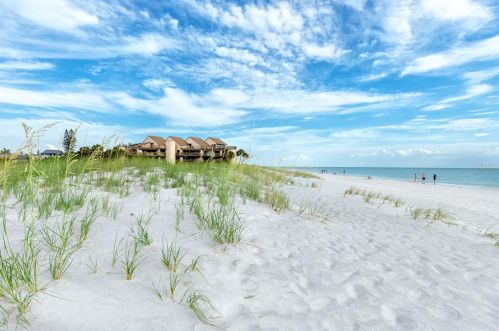 126 126th Ave, Saint Petersburg, FL 33706-5038