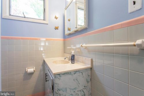 913 Catherine Ave, Woodlyn PA  19094-1002 exterior