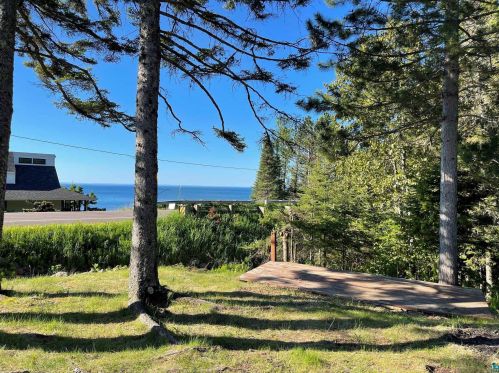 5881 Shore Dr, Duluth MN  55804-9655 exterior