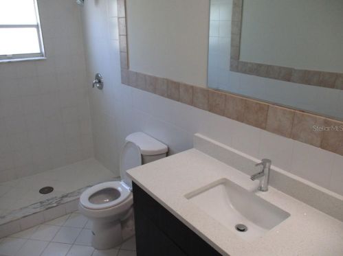 5662 Minaret Ct, Orlando FL  32821-8121 exterior