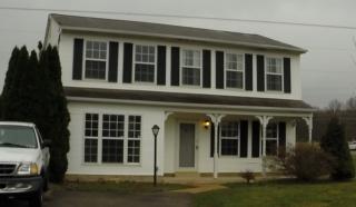 5861 Riverside Dr, Woodbridge VA  22193-3752 exterior