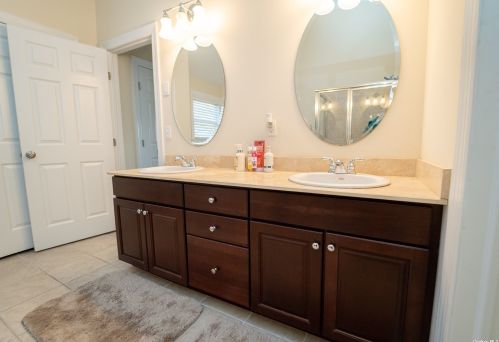 69 Rogues Path, Huntington Station NY  11746-2737 exterior