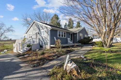 1465 Crandall Rd, Tiverton, RI 02878-2765