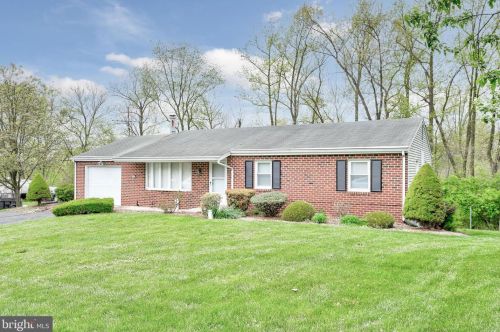 1335 Scenery Dr, Navy Sup Dpt, PA 17050-1944