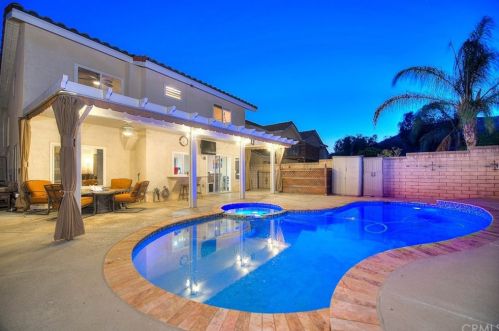 6230 Sunny Meadow Ln, Chino Hills, CA 91709-3268