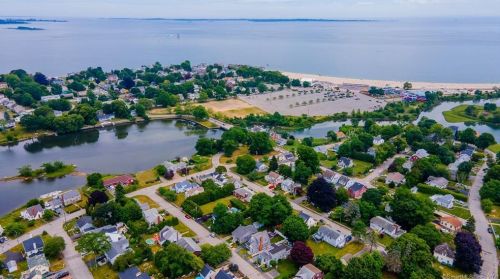 14 Laurel St, Waterford, CT 06385-3910