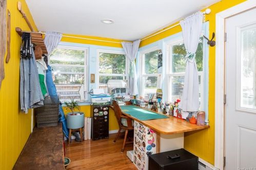 487 Minnieford Ave, Bronx, NY 10464-1230