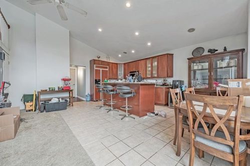 10 Chamber Plz, North Charleroi PA  15022-1601 exterior