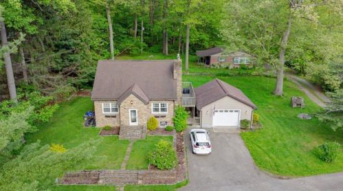 110 Conestoga Cir, Laughlintown, PA 15655-2702