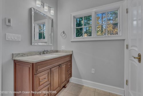 34 Windsor Dr, Little Silver NJ  07739-1311 exterior