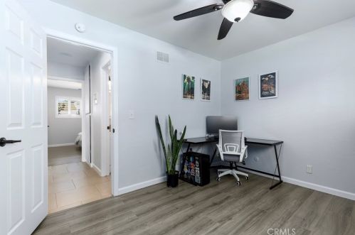 28144 Robin Ave, Santa Clarita CA  91350-2051 exterior